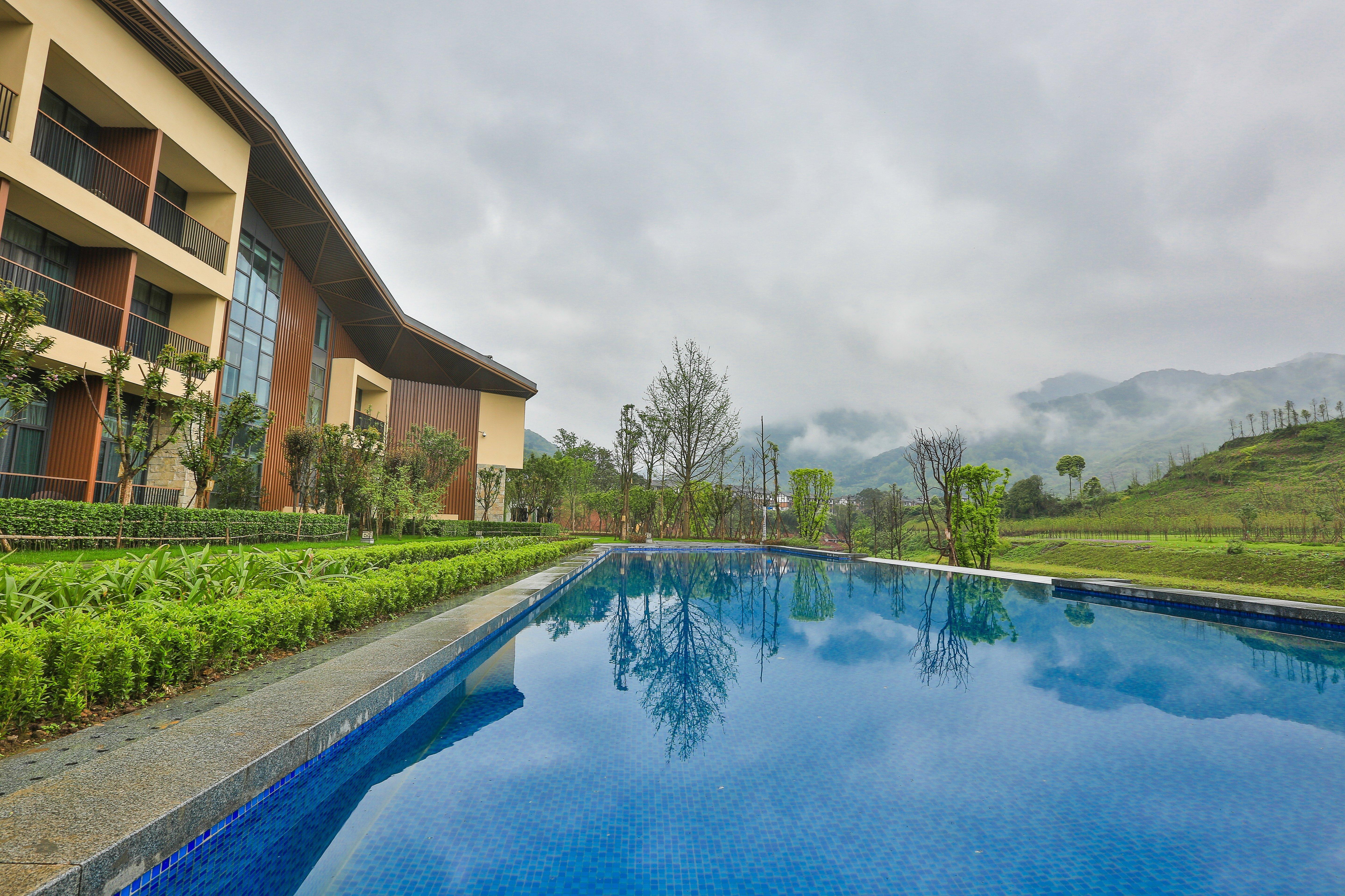 Holiday Inn Express Emei Mountain By Ihg Emeishan Exteriör bild