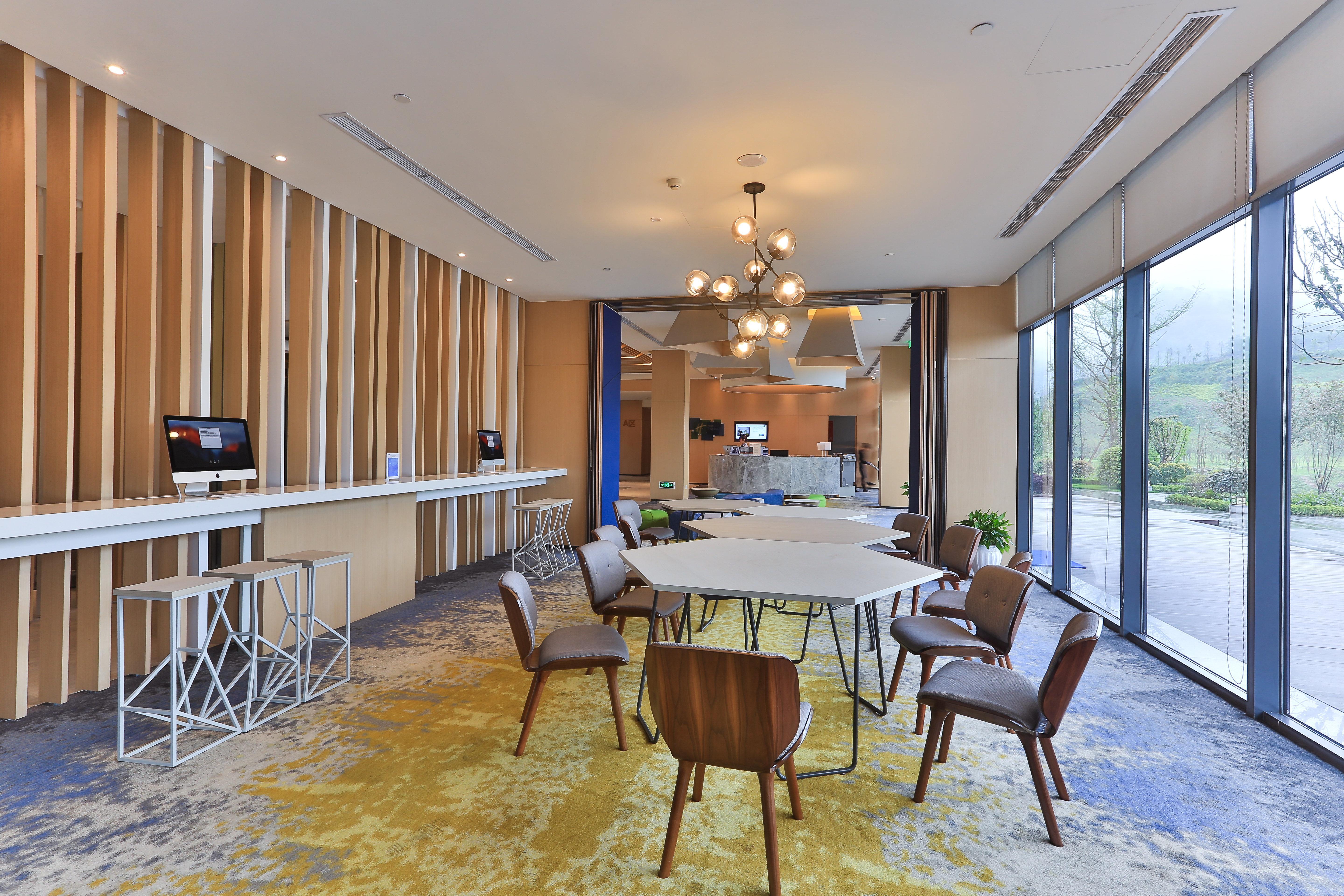 Holiday Inn Express Emei Mountain By Ihg Emeishan Exteriör bild