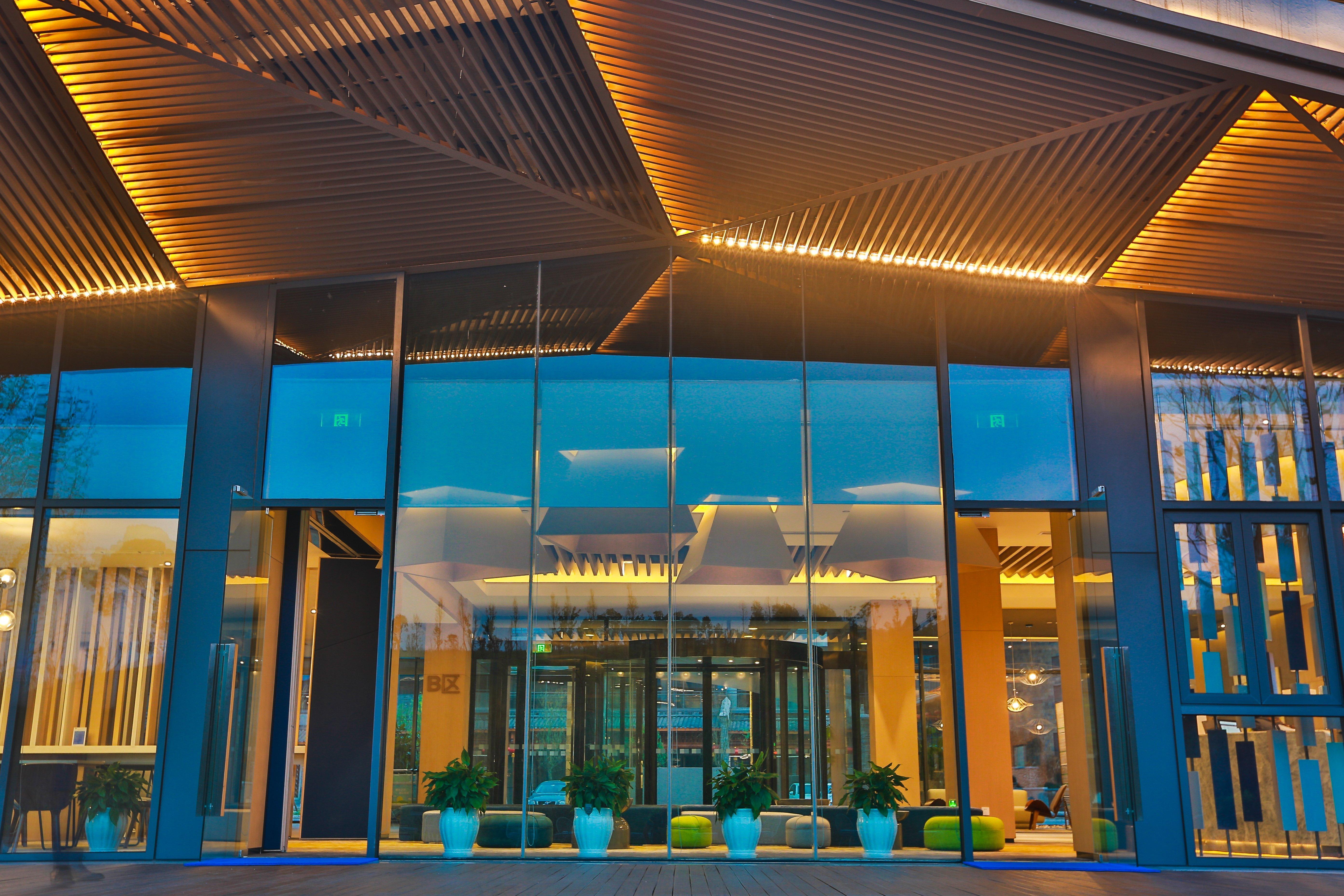 Holiday Inn Express Emei Mountain By Ihg Emeishan Exteriör bild