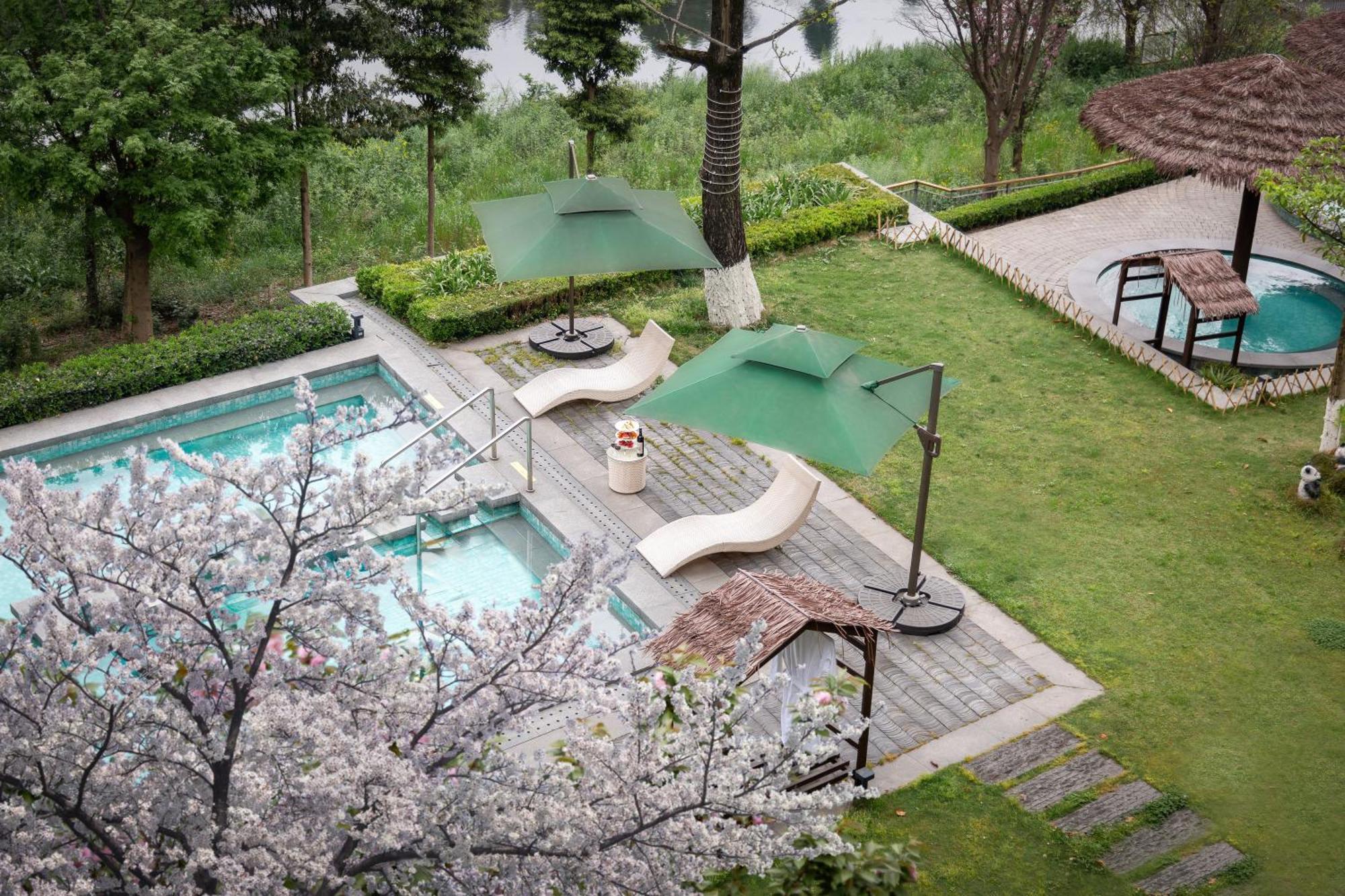 Holiday Inn Express Emei Mountain By Ihg Emeishan Exteriör bild